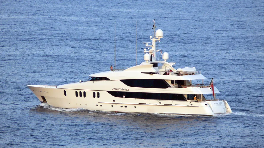 rahil-bloemsma-van-breemen-2005-48m-half-profile