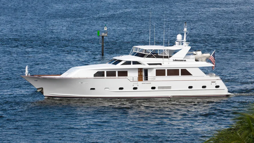 unleashed-dahvin-motor-yacht-broward-1995-27m-profile