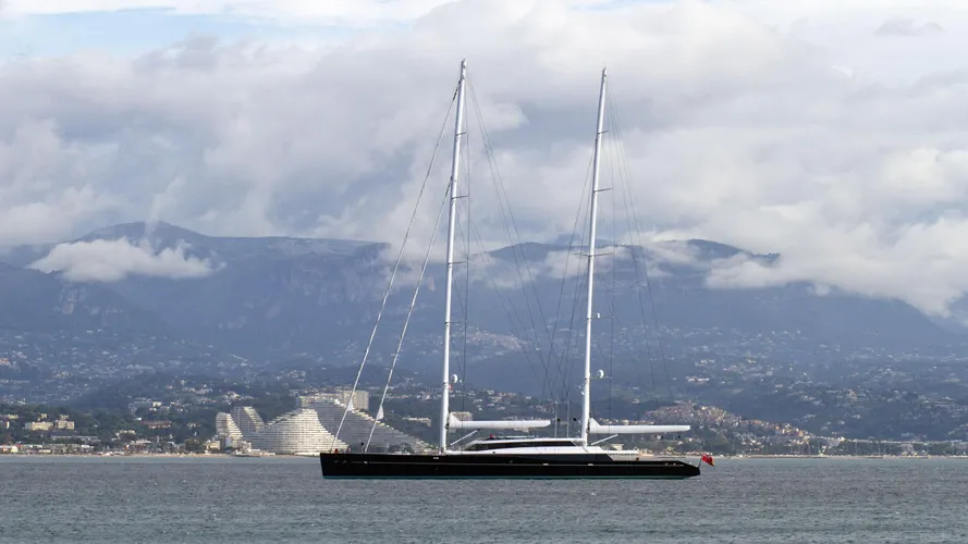 aquijo-sailing-yacht-vitters-oceanco-2015-86m-half-profile-with-masts