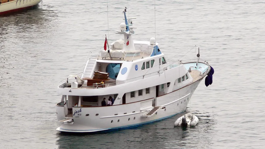 ayla-jack-blu-motor-yacht-benetti-1981-30m-stern