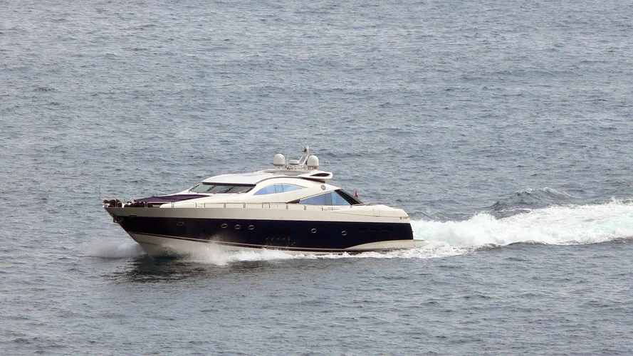 sirius-of-man-motor-yacht-sunseeker-predator-95-2002-30m-running-half-profile