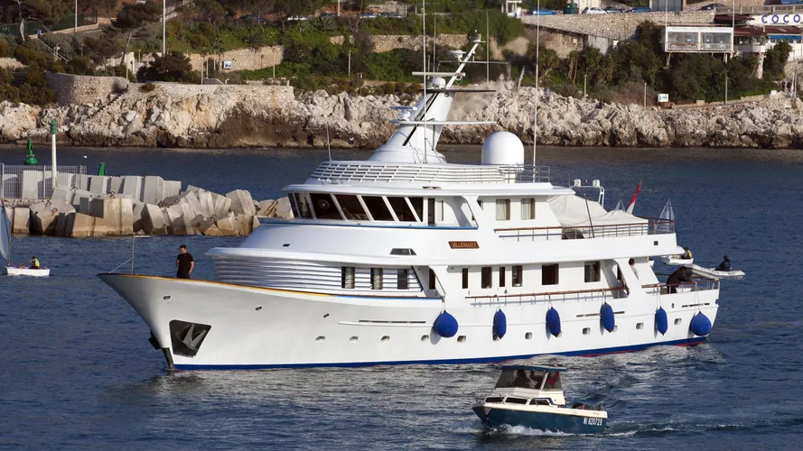 bluemar-ii-motor-yacht-feadship-1978-38m-running-half-profile