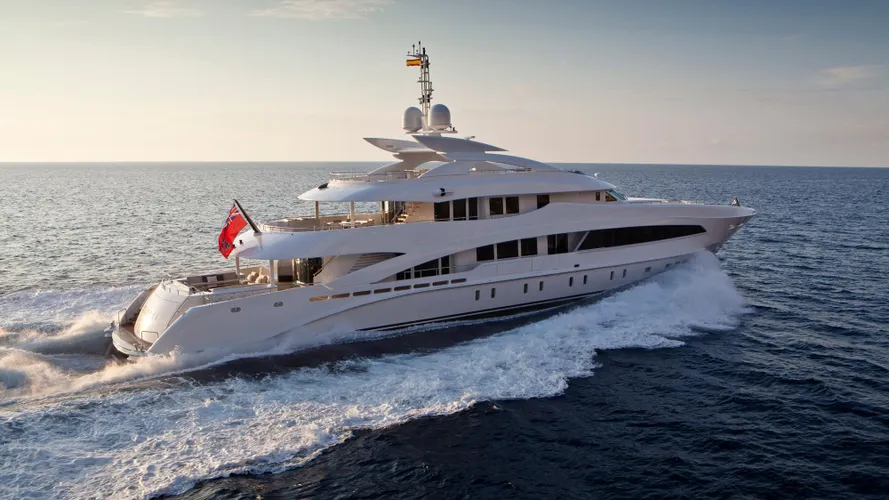 septimus-motor-yacht-heesen-2011-50m-cruising-half-profile-stern