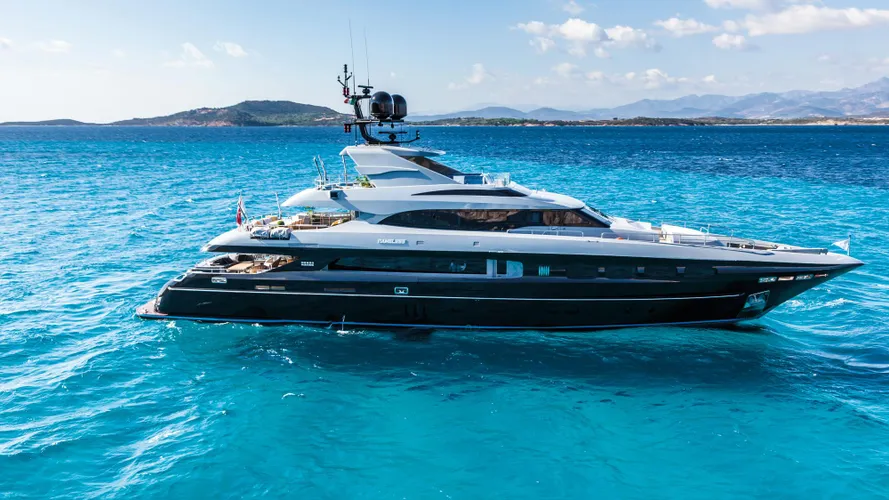 the-shadow-nameless-motor-yacht-mondomarine-41m-2013-profile