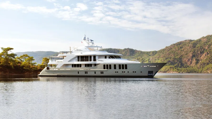Orient-Star-motor-yacht-cmb-2013-46m-profile