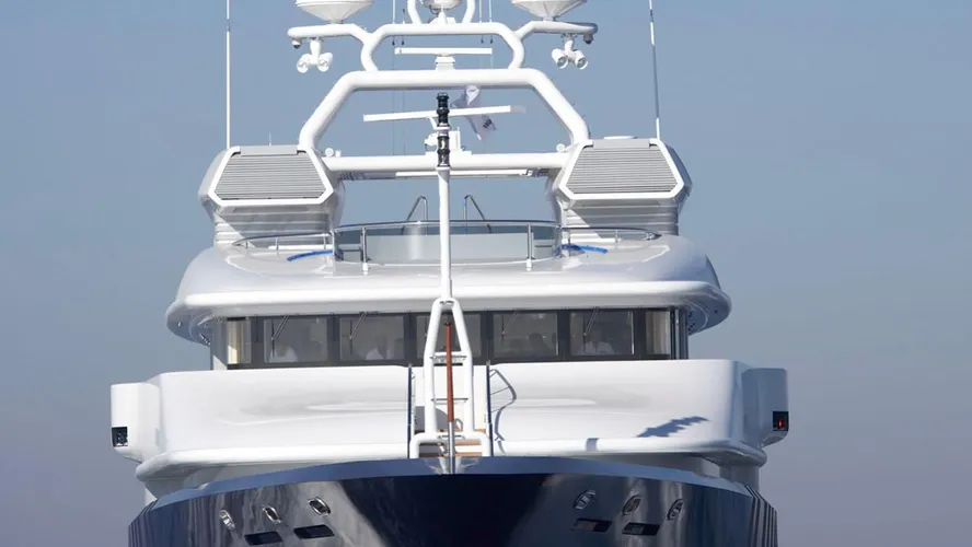 triple-seven-motor-yacht-nobiskrug-2006-68m-cruising-bow
