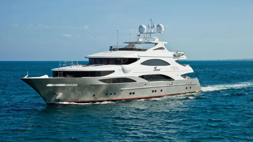 TSUMAT-motor-yacht-trinity-164-2012-50m-profile