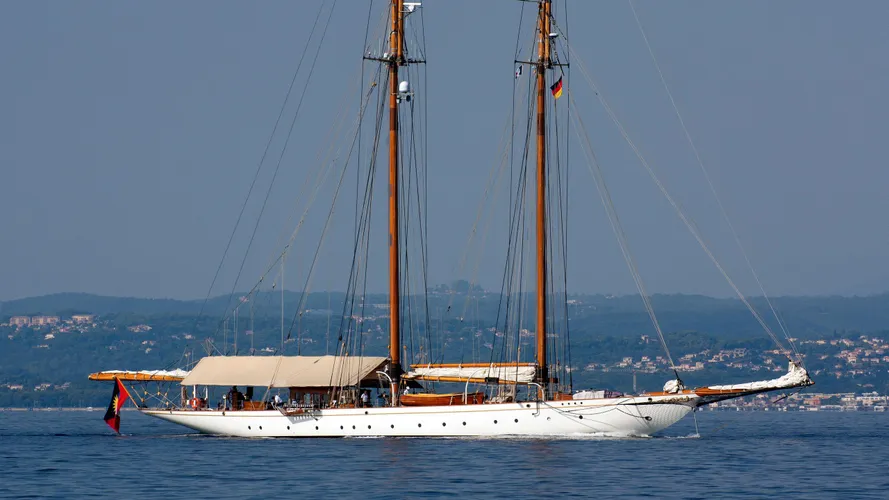 Germania-nova-sailing-yacht-fnm-2011-55m-profile