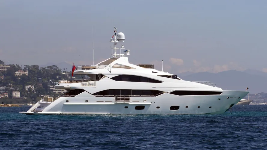 sea-raider-v-motor-yacht-sunseeker-2013-40m-profile