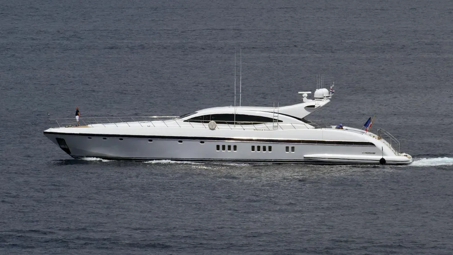 s-o'-motor-yacht-overmarine-mangusta-108-sport-2007-33m-running-profile