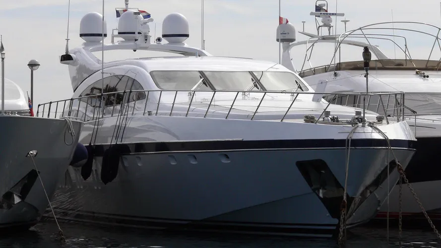 s-o'-motor-yacht-overmarine-mangusta-108-sport-2007-33m-bow-moored