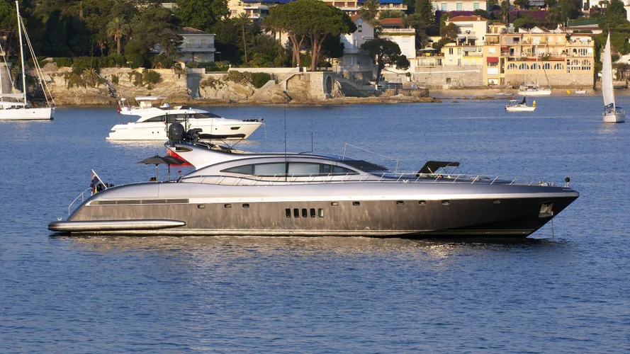 jff-motor-yacht-overmarine-mangusta-108-sport-2001-33m-profile