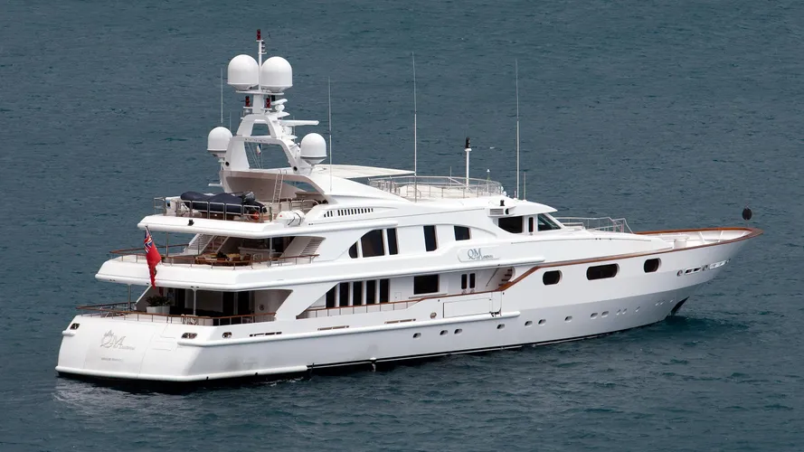air qm of london motoryacht benetti 1998 50m half stern before refit