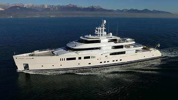 nautilus-grace-e-motor-yacht-perini-navi-picchiotti-2014-73m-cruising-half-profile