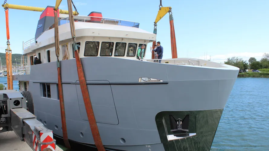 CAROLIN-IV-motor-yacht-mmgi-omega-forte-100-101m-2016-bow