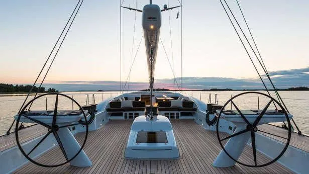 inukshuk-sailing-yacht-baltic-2013-33m-deck