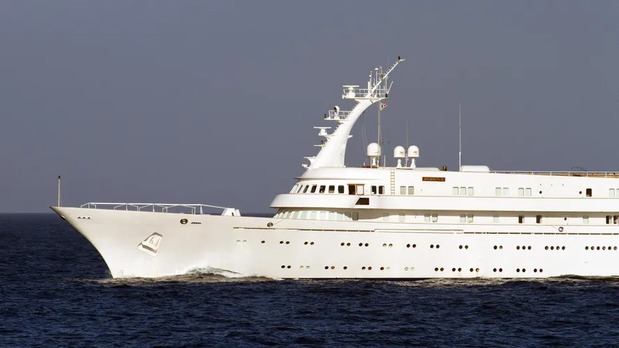 atlantis-ii-motor-yacht-hellenic-1981-116m-running-bow-details