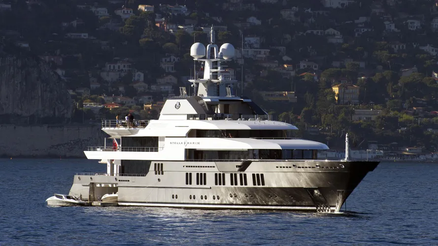 stella-maris-motor-yacht-viareggio-2013-72m-bow-half-profile