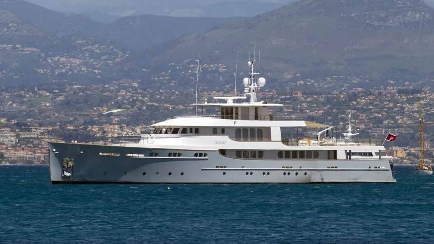 elisabet-motor-yacht-ocea-2011-47m-profile