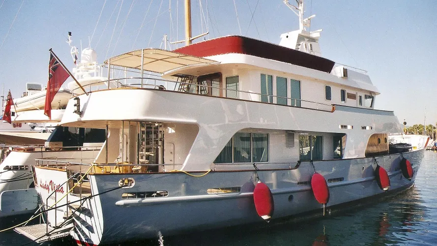lady-dida-classic-explorer-yacht-marinverkstaderna-1954-31m-half-profile-before-refit