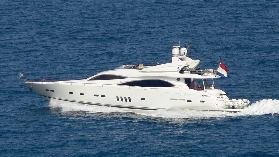 miss-irisha-motor-yacht-sunseeker-90-yacht-2006-28m-profile