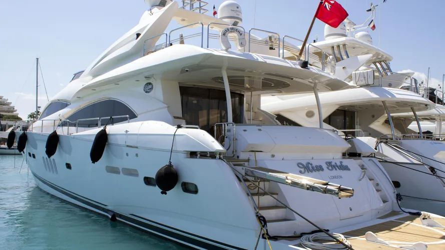 miss-irisha-motor-yacht-sunseeker-90-yacht-2006-28m-moored-stern