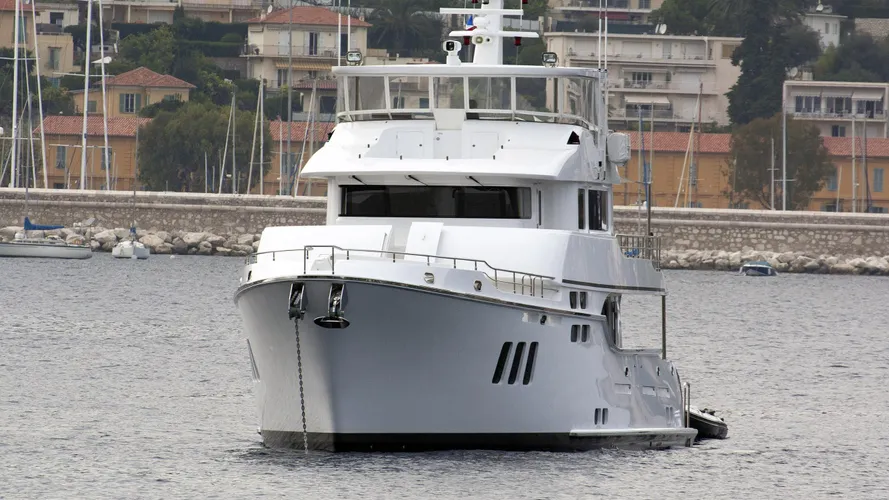 zembra-explorer-yacht-nordhavn-86-2012-27m-bow