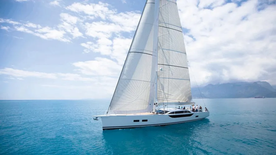 bliss-ii-cyrus-sailing-yacht-2014-24m-cruising-profile