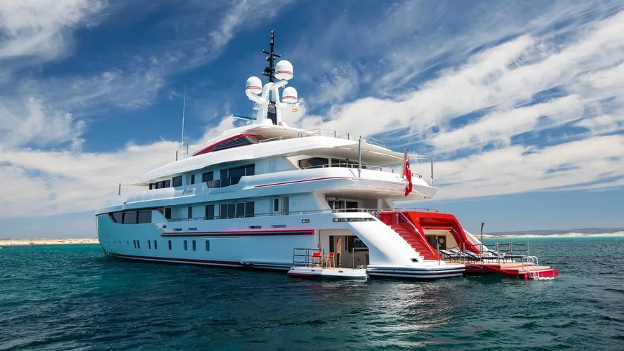 forever-one-motor-yacht-isa-2014-55m-half-stern