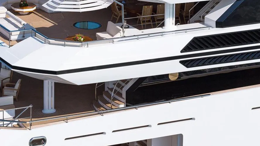 irimari-motor-yacht-sunrise-2015-63m-side-beach-club