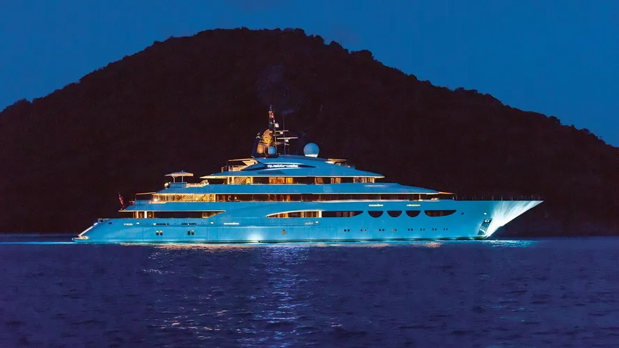 quattroelle-motor-yacht-lurssen-2013-86m-profile-at-night