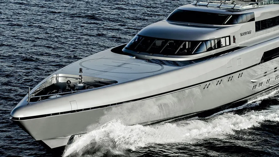 silver-fast-motor-yacht-2015-77m-cruising-bow