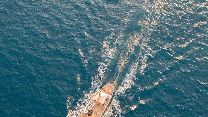 taransay-motor-yacht-rossinavi-2015-39m-cruising-aerial