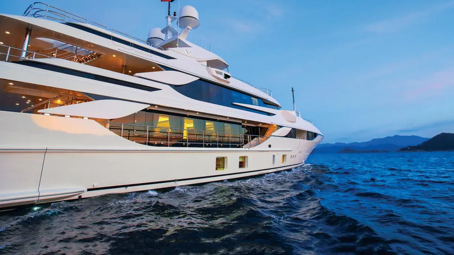 vica-motor-yacht-benetti-2015-50m-side