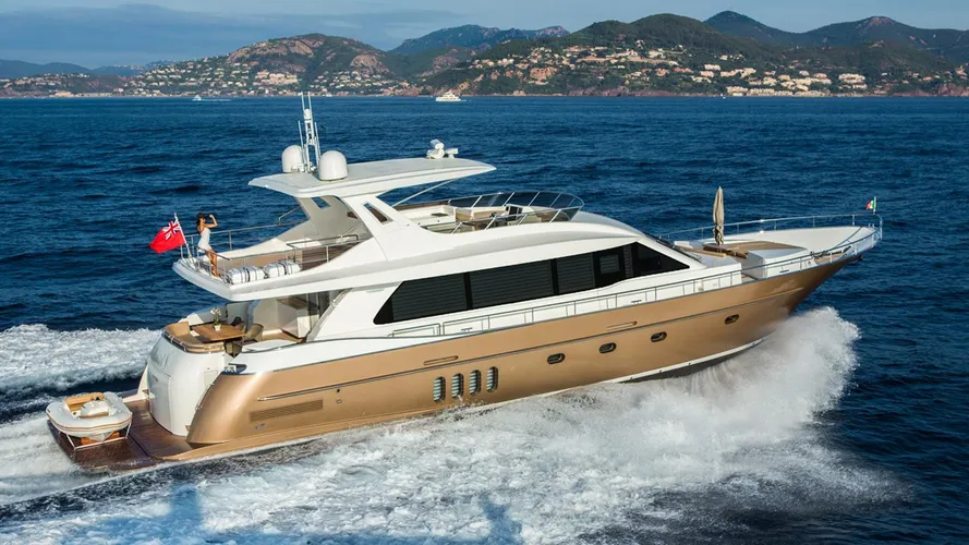 versailles-motor-yacht-van-der-valk-2014-25m-cruising