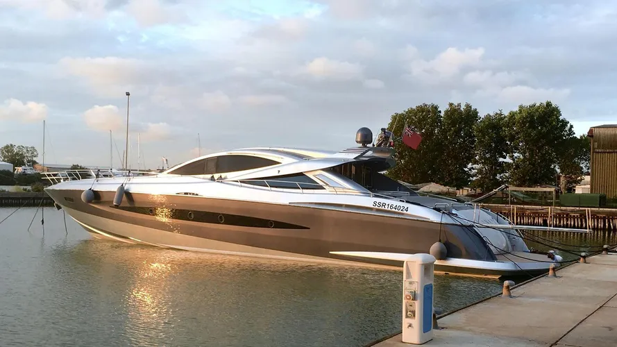 canados 90 motoryacht canados open 90 2016 27m half stern