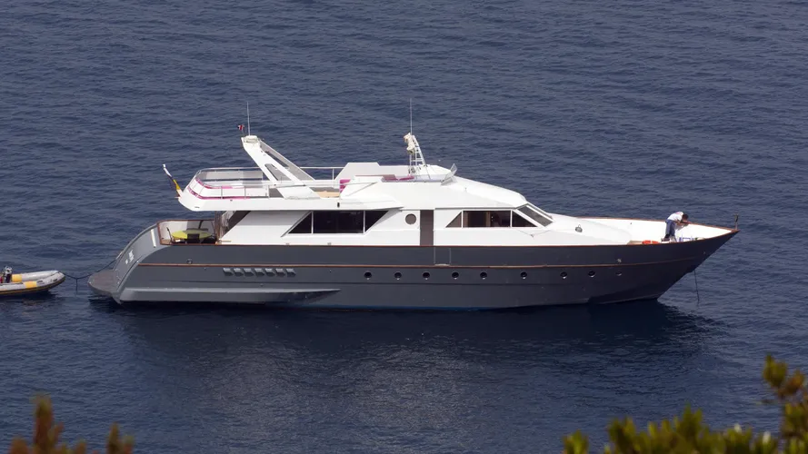 sunny day motoryacht versilcraft 1977 25m profile