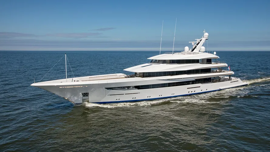 joy-motor-yacht-feadship-2016-70m-cruising
