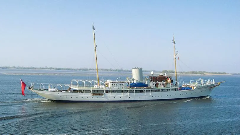 nahlin-classic-motor-yacht-brown-j-1930-91m-profile