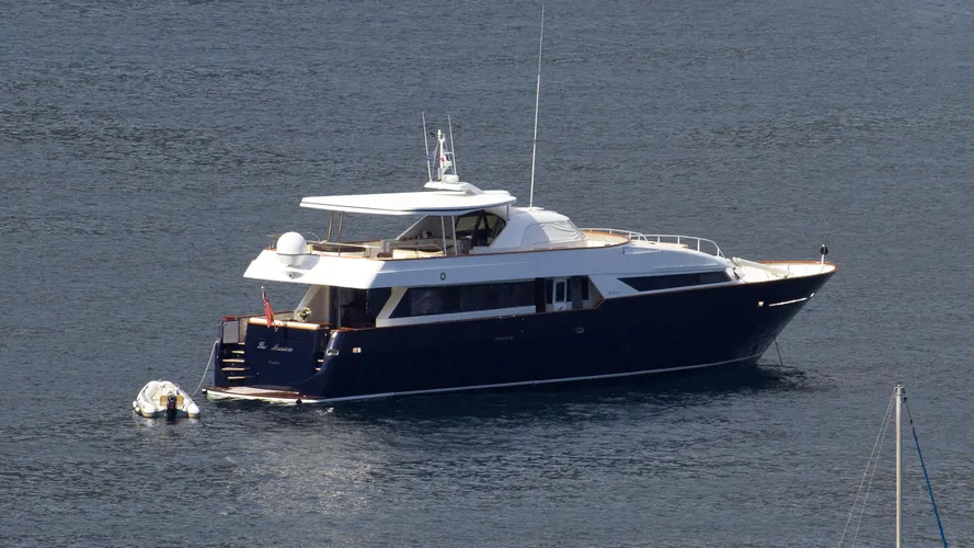 blu musica motoryacht cnsm 30m 1999 half stern