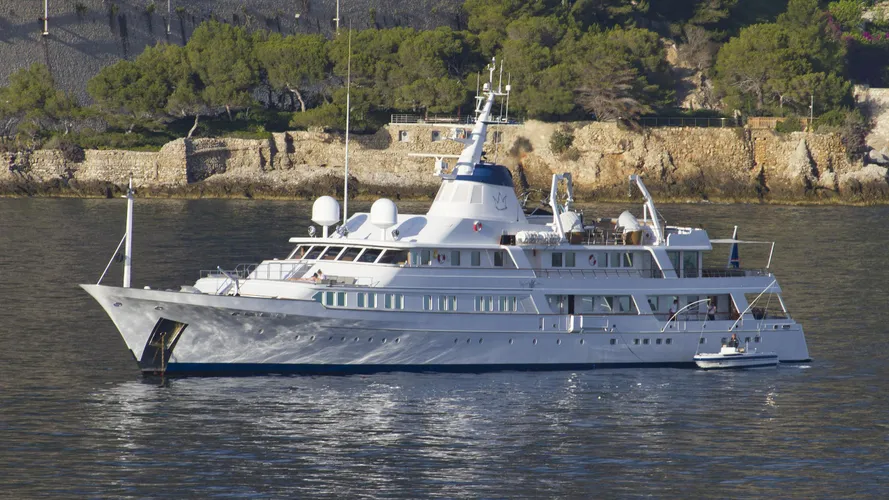 sanoo-kingdom-come-motor-yacht-feadship-1979-61m-half-profile