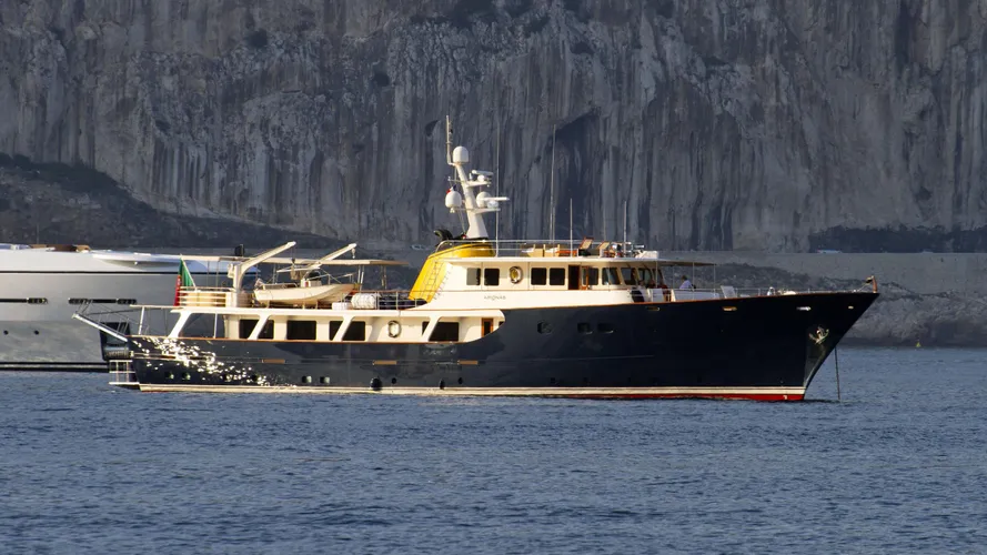arionas-motoryacht-clelands-1967-40m-profile
