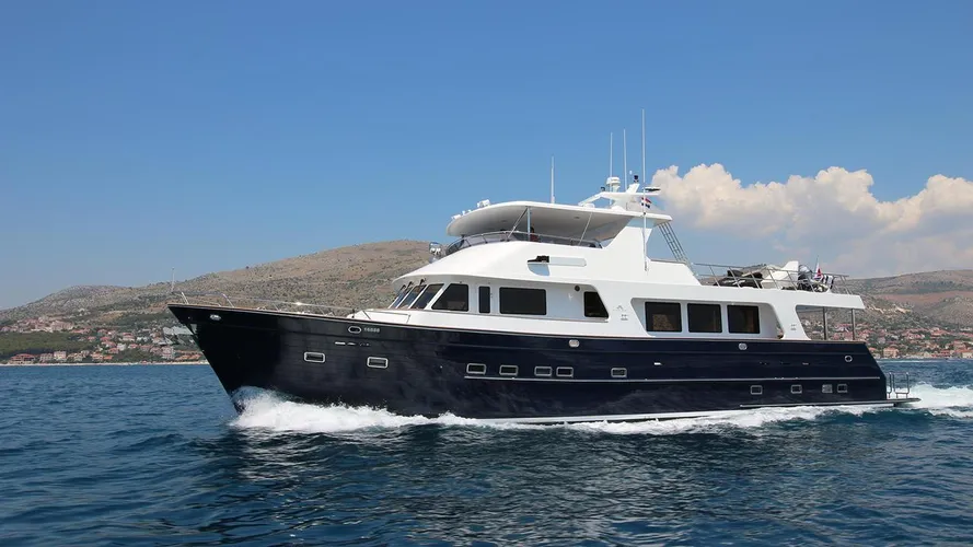 natavu motoryacht outer reef yachts 2016 24m running profile