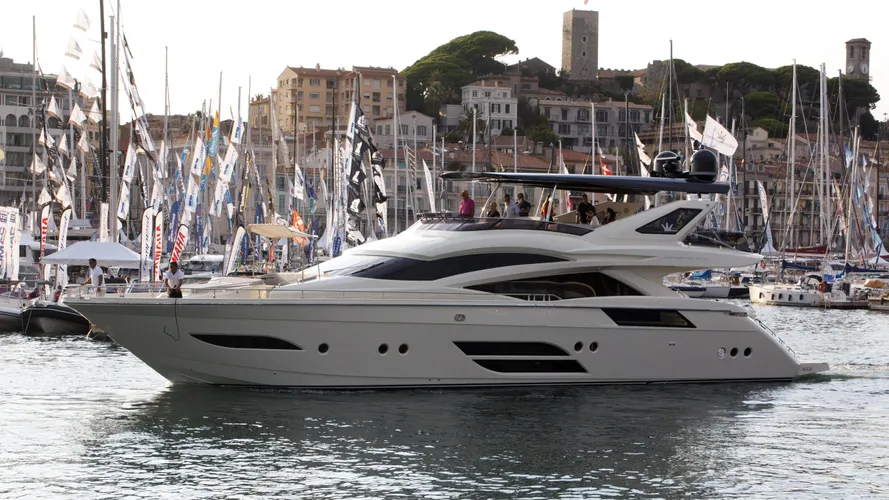 dolly motoryacht dominator 2015 24m half profile