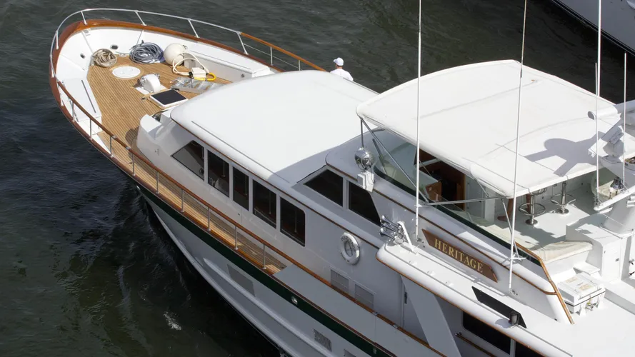 heritage motoryacht burger boat 1987 27m detail