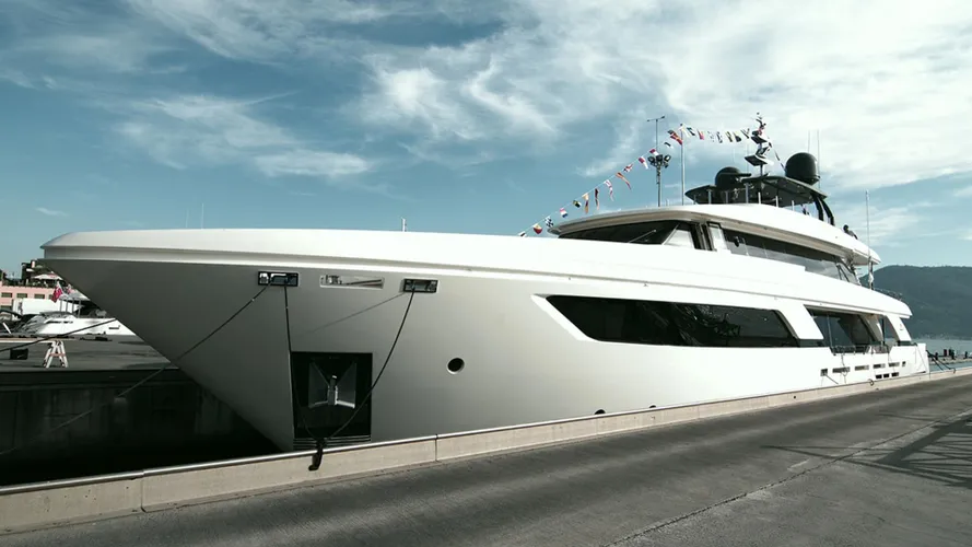 navetta 37 01 motoryacht ferretti custom line 2016 37m launch