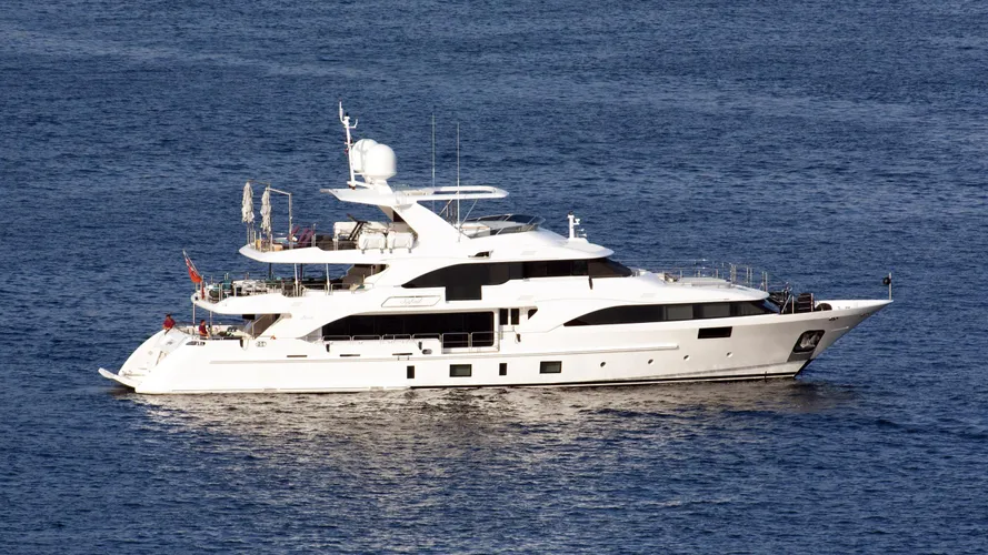 safad motoryacht benetti classic 2015 37m profile