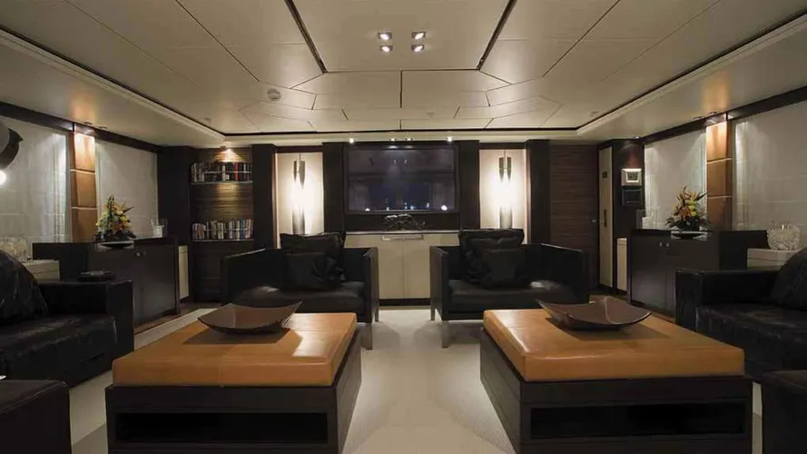 Kiss yacht saloon
