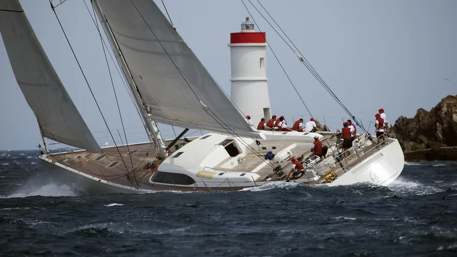I Sea sailing yacht running aft