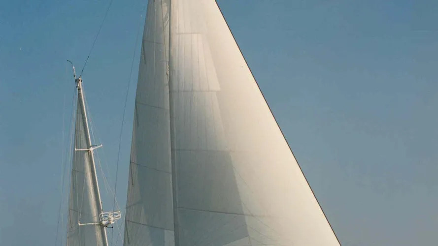 Sailing T yacht